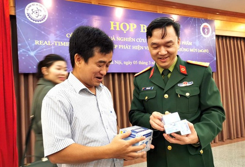 Ông Sơn đã tham mưu cho Giám đốc Học viện ký khống các hợp đồng, thanh lý hợp đồng thuê khoán chuyên môn, thể hiện sự gian dối trong hoạt động nghiên cứu khoa học, có dấu hiệu tham ô tiền kinh phí cấp cho đề tài; vi phạm nghiêm trọng trong mua bán vật tư, sinh phẩm với Công ty Việt Á, sử dụng cơ sở vật chất, nhân lực của Học viện để tự pha chế và gắn tem mác Viện Nghiên cứu Y dược học Quân sự lên sản phẩm bán cho Công ty Việt Á khi không báo cáo BTV Đảng ủy, Ban Giám đốc Học viện.