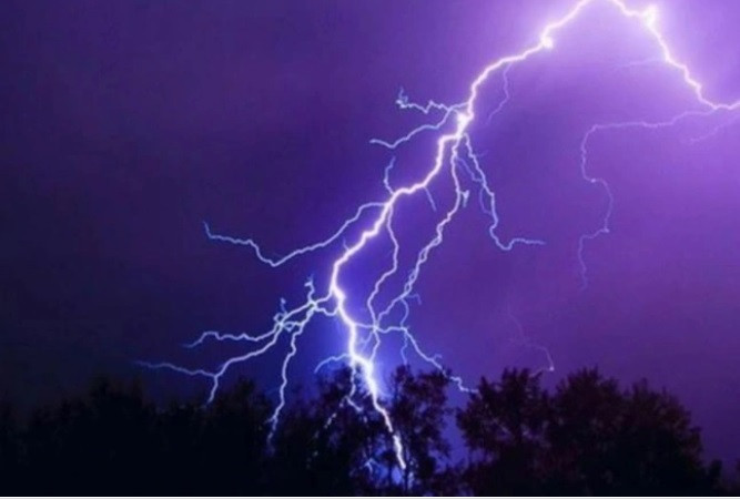 Lam viec ngoai dong luc mua giong, nguoi dan ong bi set danh tu vong