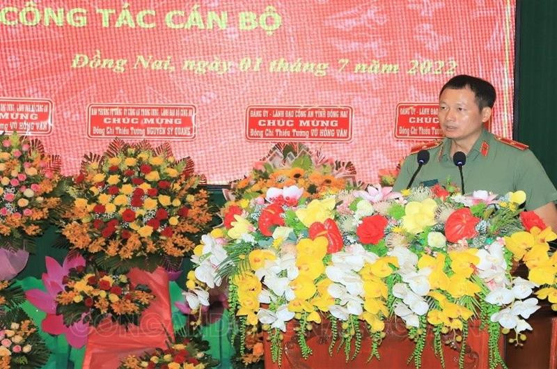 6 tháng đầu năm 2022: Kéo giảm phạm pháp hình sự hơn 10%. 6 tháng đầu năm 2022, dưới sự lãnh đạo của thiếu tướng Vũ Hồng Văn, Công an tỉnh Đồng Nai đã tạo được nhiều dấu ấn như phạm pháp hình sự được kiềm chế, kéo giảm hơn 10% so với cùng kỳ năm 2021; điều tra, khám phá 650/741 vụ vi phạm pháp luật về trật tự xã hội (đạt tỷ lệ hơn 87%), bắt xử lý 1.937 đối tượng. Trong đó, triệt phá 11 băng, ổ, nhóm tội phạm từ đơn giản đến nguy hiểm, bắt xử lý 59 đối tượng, vận động đầu thú 112 đối tượng truy nã; bắt cho địa phương khác 60 đối tượng truy nã…Công tác đấu tranh phòng, chống tội phạm về kinh tế, tham nhũng, chức vụ đạt được nhiều kết quả tích cực.