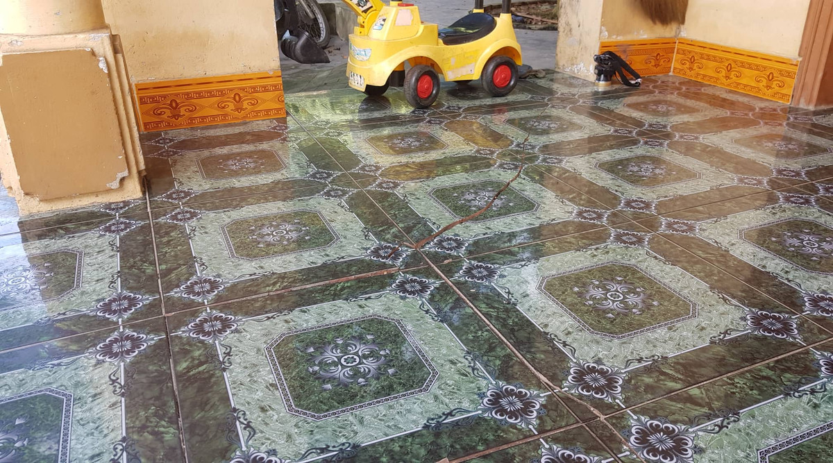 Hai Duong: Cty Kim Boi bi to no min nut nha dan, nhieu TNLD chet nguoi?-Hinh-4