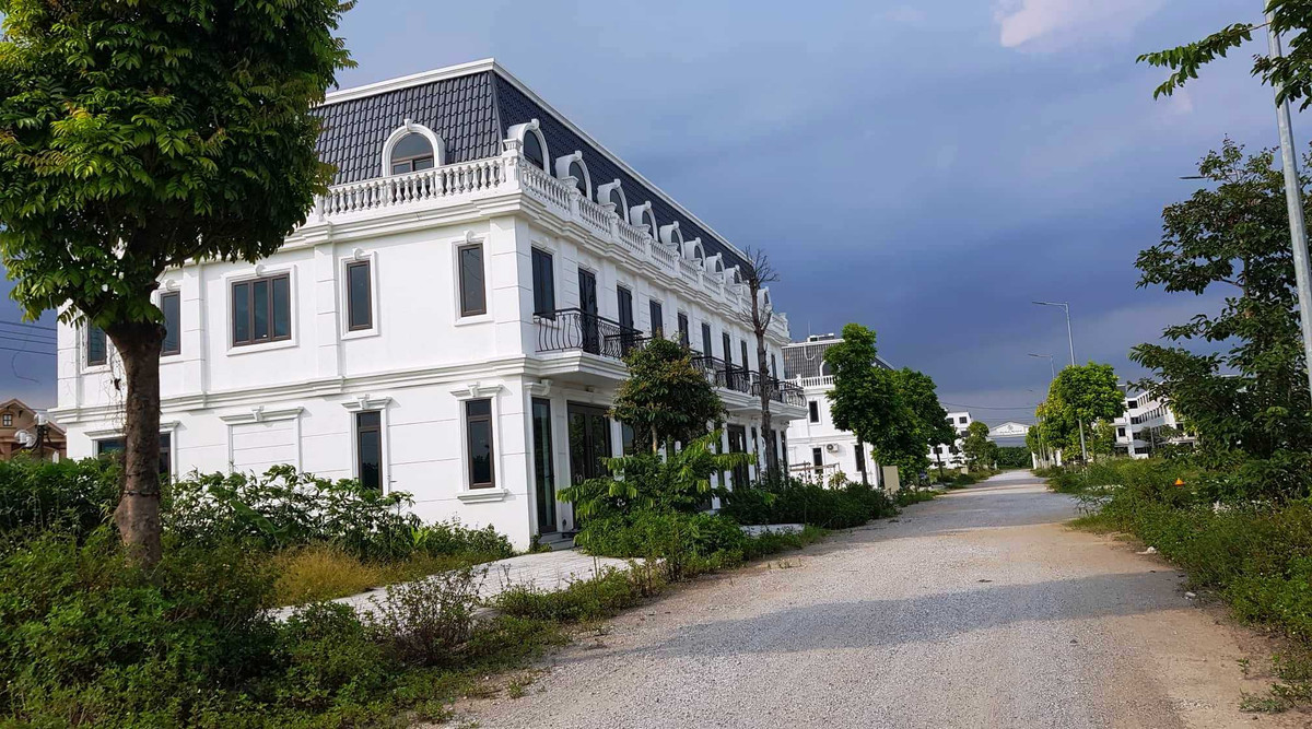 UBND huyện Tứ Kỳ khẳng định nhà đầu tư đã không chấp hành nghiêm các quy định trong đầu tư xây dựng cơ bản, đề nghị UBND tỉnh chỉ đạo Sở Xây dựng và các sở, ngành liên quan tổ chức kiểm tra, xử lý các vi phạm theo quy định của pháp luật. 