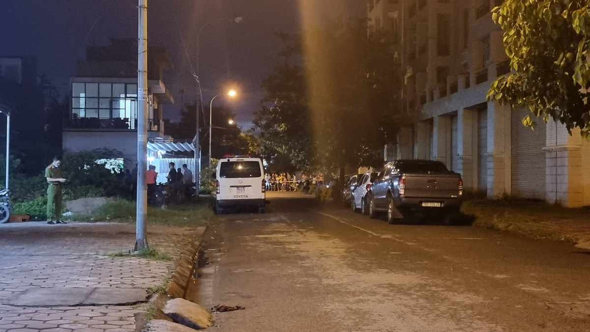 Cơ quan pháp y cũng nhanh chóng có mặt để khám nghiệm tử thi, làm rõ nguyên nhân tử vong của nạn nhân. 