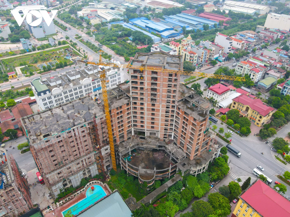 Dự án này do Tập đoàn Hanaka Group làm chủ đầu tư, bao gồm 2 tòa tháp đôi xây dựng trên mặt bằng 1,7ha, với thiết kế sang trọng hiện đại theo kiến trúc lâu đài của London. (Ảnh: VOV).