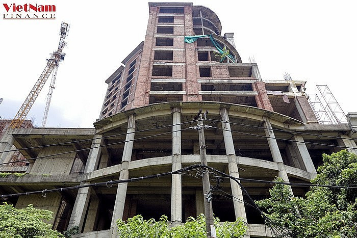 Trước đó, dự án này đã bị UBND TP.Từ Sơn xử phạt số tiền 75 triệu đồng với lỗi vi phạm đưa hạng mục công trình, công trình xây dựng vào sử dụng khi chưa có văn bản chấp thuận kết quả nghiệm thu của cơ quan quản lý nhà nước có thẩm quyền theo quy định. (Ảnh: VietnamFinace).