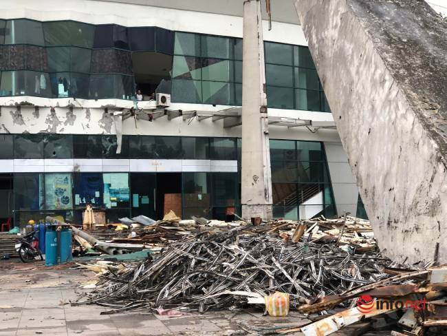 Công trình nhà biểu diễn đa năng Đà Nẵng 90 tỷ đồng đang được tháo dỡ. (Ảnh: Infonet).