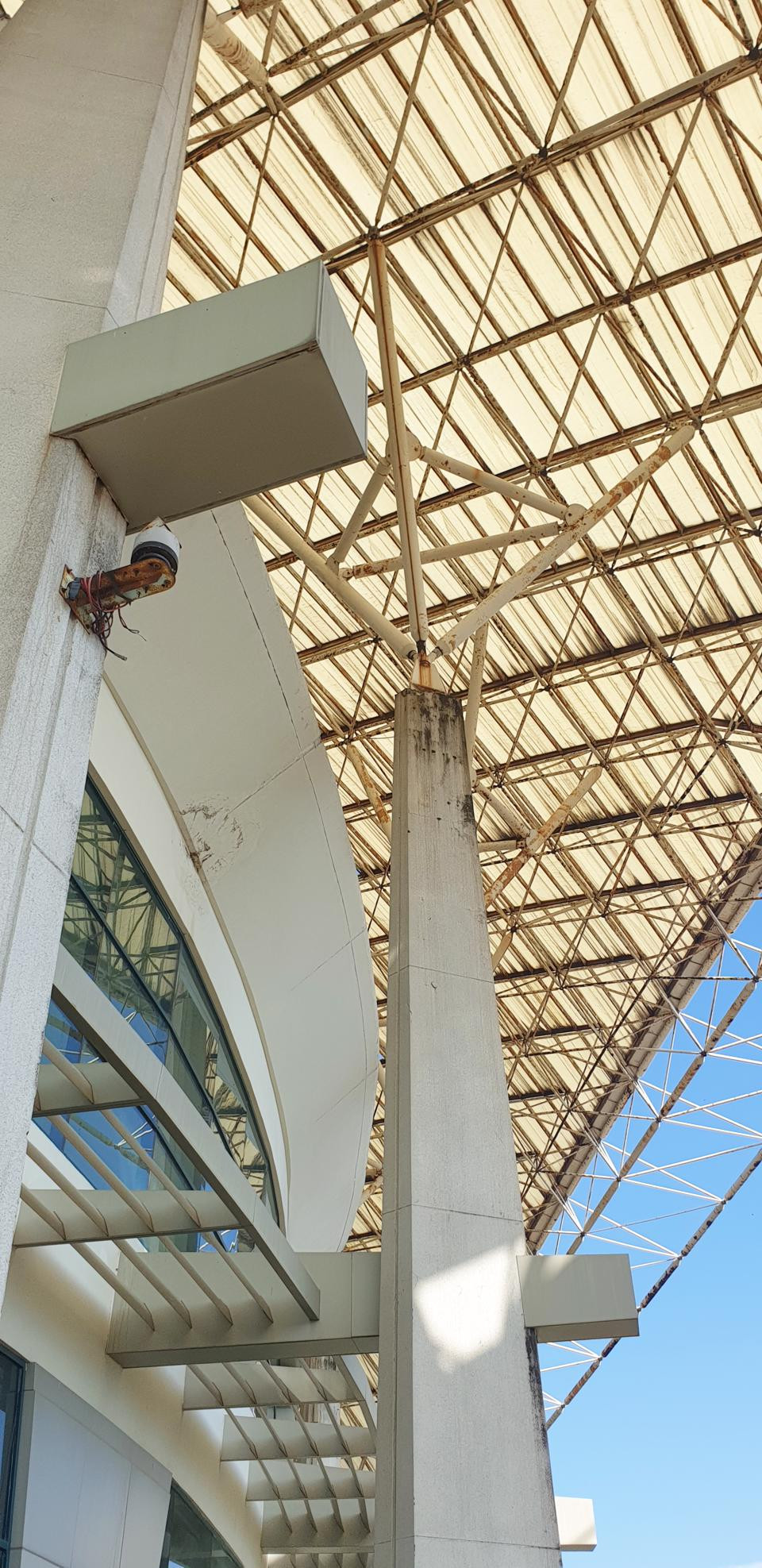 Tháng 6/2019, Sở Xây dựng Đà Nẵng có báo cáo UBND TP đề xuất bãi bỏ chủ trương bán công trình và các văn bản có liên quan; đồng thời, đề xuất giao Sở Tài chính, Sở Văn hóa - Thể thao và các cơ quan liên quan căn cứ thẩm quyền, quy định để báo cáo đề xuất UBND TP Đà Nẵng xử lý. (Ảnh: Kinh tế &amp; Đô thị).