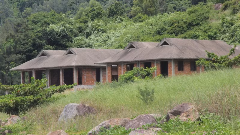 Dự án bao gồm 204 lô đất để xây dựng các cụm resort, 22 biệt thự cao cấp, nhà hàng và đặc biệt là một khách sạn 5 sao 18 tầng... (Ảnh: Nhân Dân).