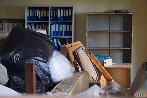 Bên trong các thiết bị lâu ngày không sử dụng. (Ảnh: Vietnamnet).