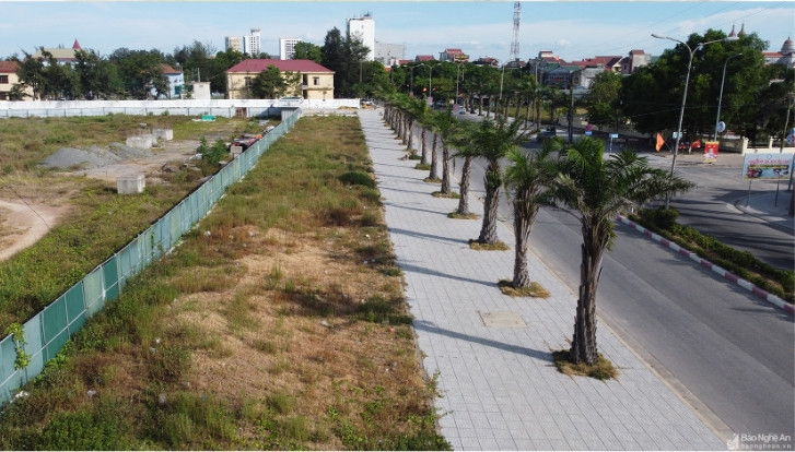 Tại dự án được phân thành 4 khối chức năng chính, gồm: Các nhà cụm nhà Bungalow ven biển; cụm biệt thự nghỉ dưỡng; khối khách sạn; khối dịch vụ du lịch; khối thể thao và công trình hạ tầng kỹ thuật. (Ảnh: Báo Nghệ An).