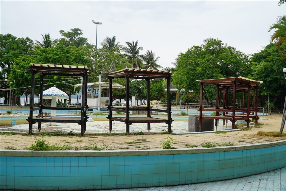 Công viên Phù Đổng từ lâu bỏ hoang không được chăm sóc. (Ảnh: Lao Động).