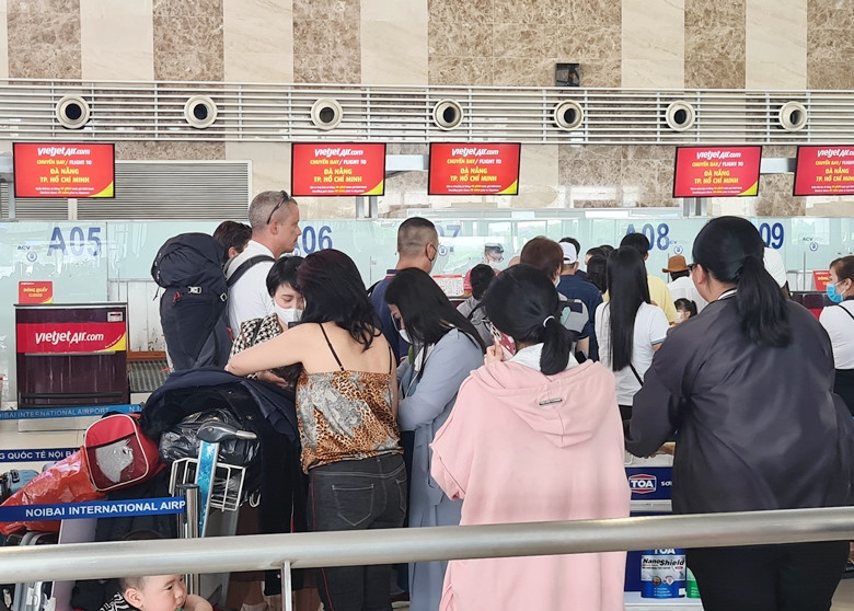 Để phục vụ tốt nhất nhu cầu đi lại của người dân trong dịp nghỉ lễ này, Cảng Hàng không quốc tế Nội Bài đã yêu cầu các đơn vị trực thuộc luôn trong trạng thái chủ động, sẵn sàng mọi phương án ứng phó, chủ động xây dựng kế hoạch chi tiết của từng đơn vị, đảm bảo bám sát tình hình thực tế.