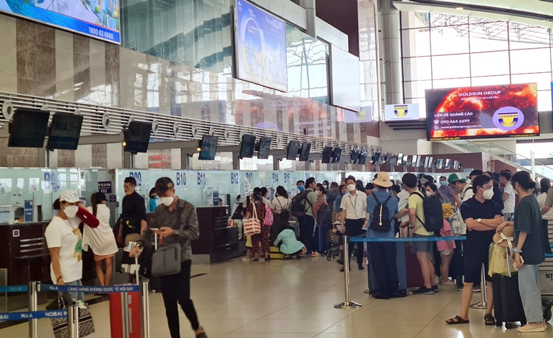Trong dịp lễ Quốc khánh 2/9, sân bay Nội Bài triển khai nâng mức kiểm soát an ninh hàng không cấp độ 1 từ ngày 31/8/2022 đến hết ngày 4/9/2022.