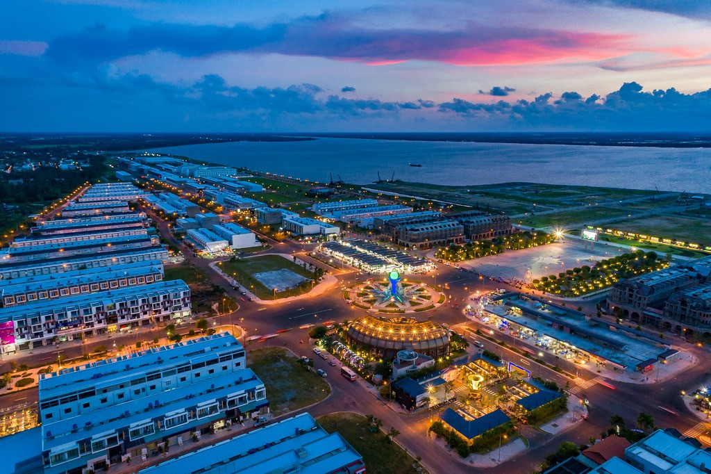 Theo quy hoạch, dự kiến khu đô thị mới lấn biển Tây Bắc TP. Rạch Giá bố trí 3.442 căn nền, trong đó bao gồm 1.240 căn nhà phố, 1828 nhà tái định cư, 407 biệt thự đơn lập, 135 biệt thự song lập phục vụ nhu cầu đa dạng của người dân. (Ảnh: Facebook).