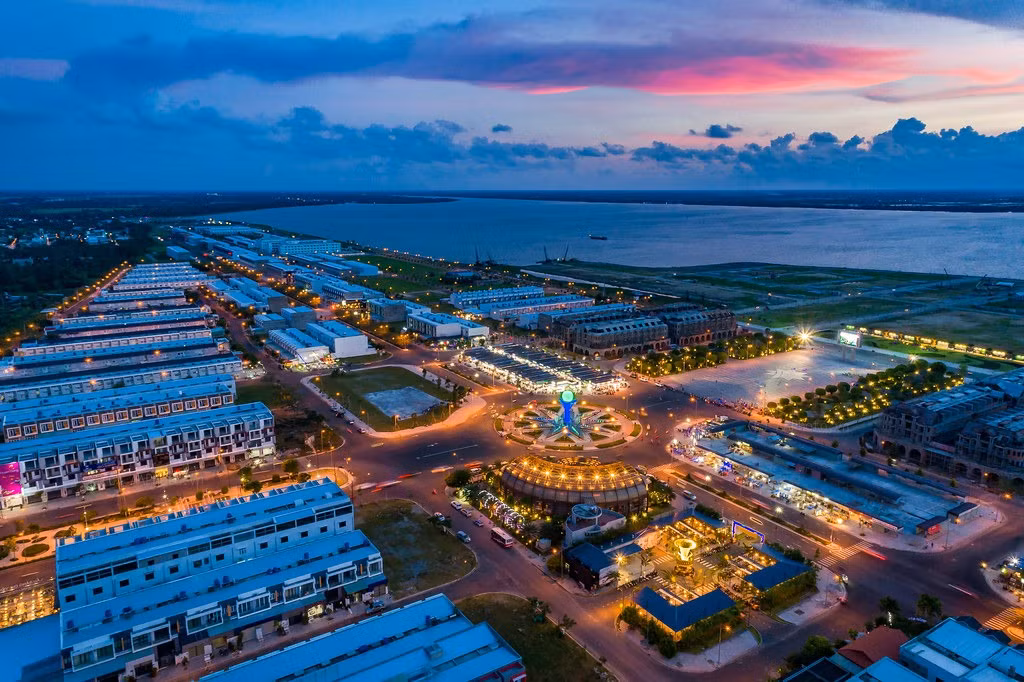 Theo quy hoạch, dự kiến khu đô thị mới lấn biển Tây Bắc TP. Rạch Giá bố trí 3.442 căn nền, trong đó bao gồm 1.240 căn nhà phố, 1828 nhà tái định cư, 407 biệt thự đơn lập, 135 biệt thự song lập phục vụ nhu cầu đa dạng của người dân. (Ảnh: Facebook).