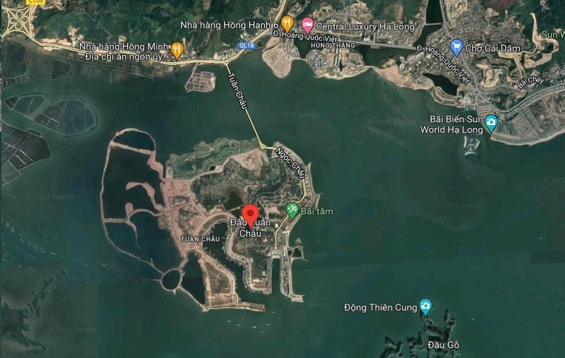 Đảo Tuần Châu vốn được biết đến là dự án của Tập đoàn Tuần Châu, gắn liền với tên tuổi doanh nhân Đào Hồng Tuyển ("Chúa đảo" Tuần Châu). Dự án này được thực hiện từ năm 1997, diện tích 618 ha, chia làm nhiều dự án thành phần. (Ảnh internet).