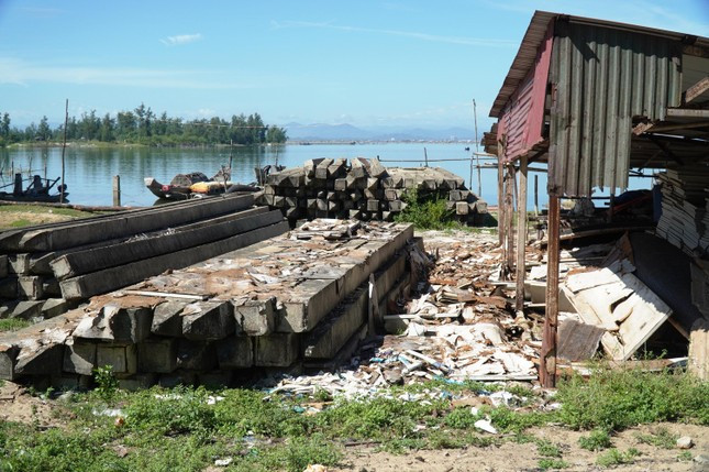 Cận cảnh dự án Vinconstec - Huế triển khai loạt công trình rồi để hoang khi chưa được Nhà nước giao đất, cho thuê đất. (Ảnh: Tiền Phong).