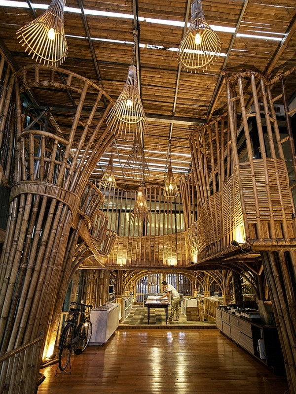 Các công trình được xây dựng bởi 9 loại vật liệu như thép, gỗ, thủy tinh, kim loại, thạch cao, tre, nhựa, đá và bê tông.