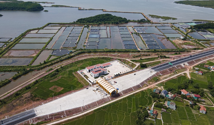 Km112+900 là trạm thu phí đầu tuyến và Km146+500 là trạm thu phí cuối tuyến. (Ảnh: VTC News).