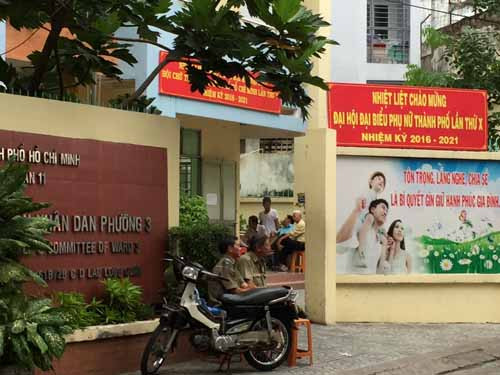 Cơ quan chức năng đang làm việc tại Ban chỉ huy quân sự phường 3, quận 11.