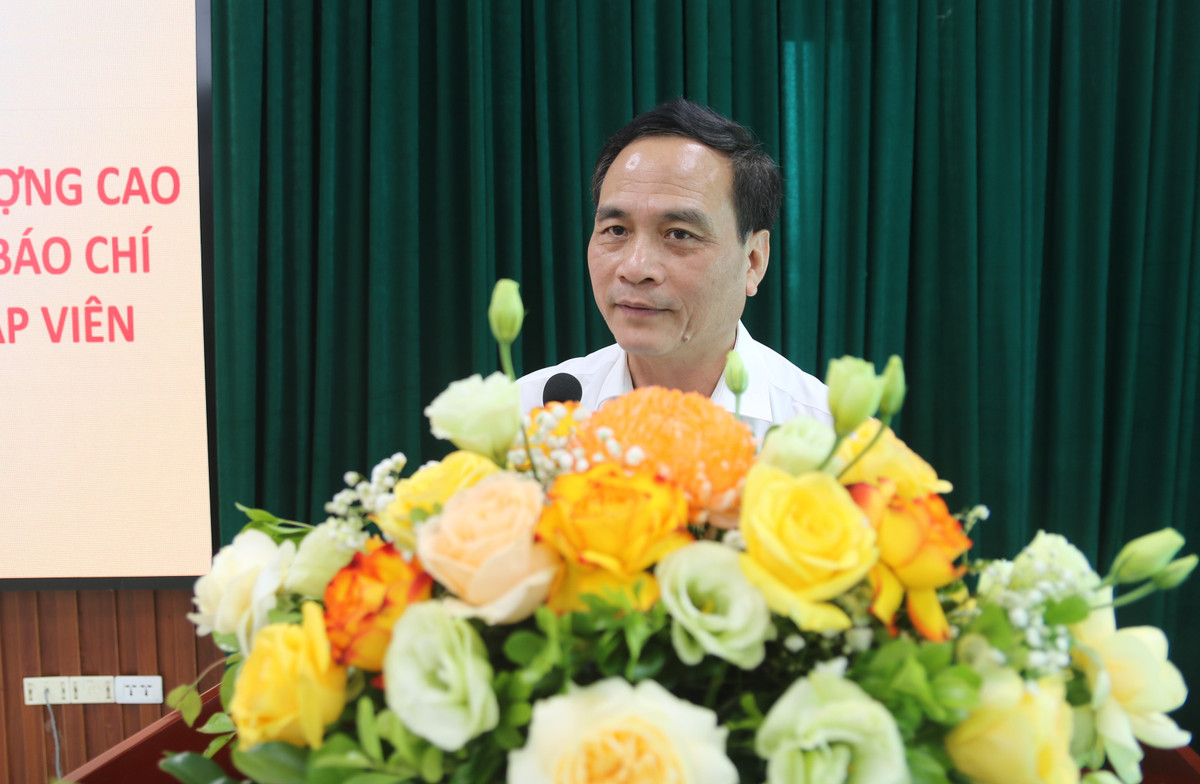 “Viet ve chay rung, phong vien nen ngui thay mui khoi”