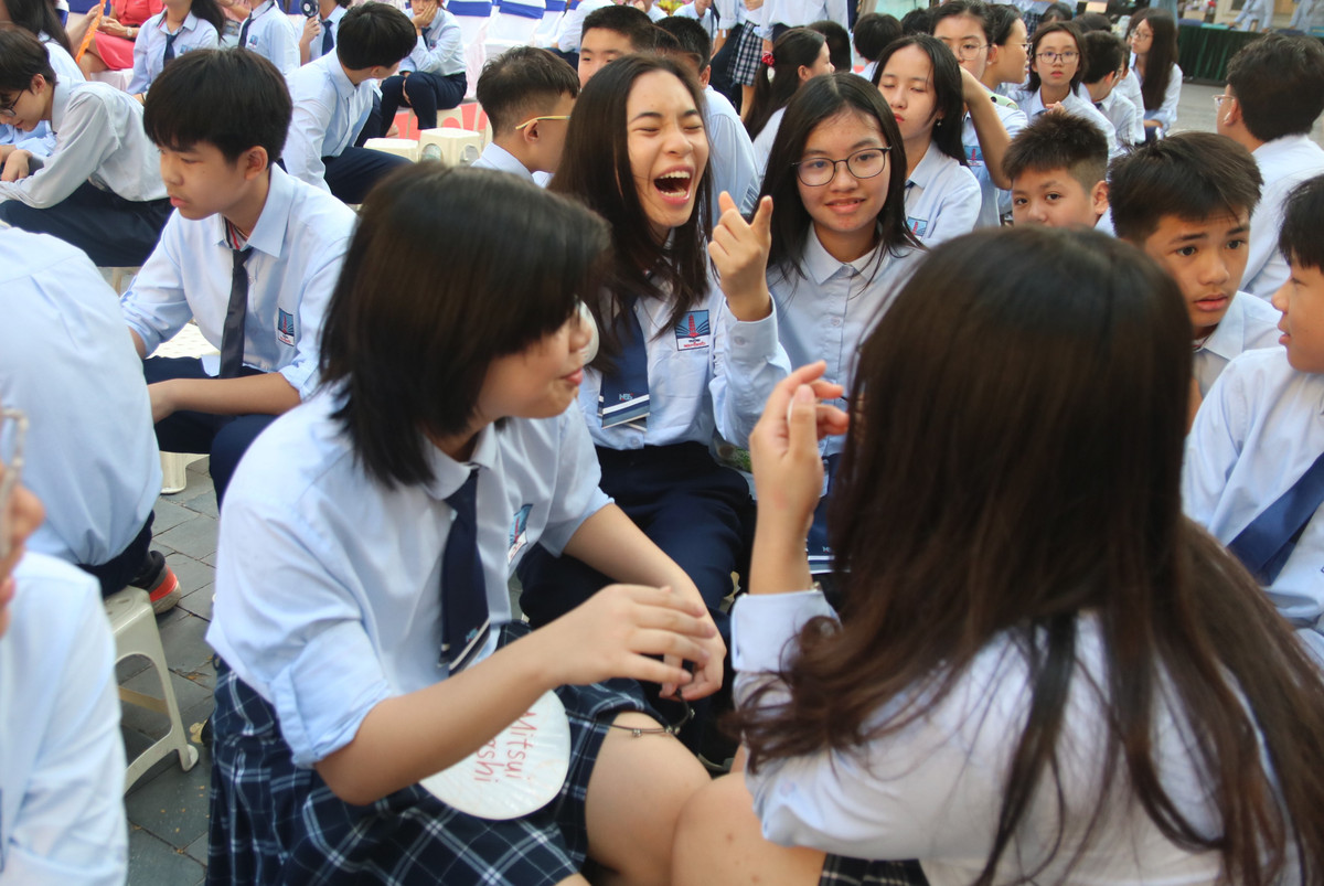 Niềm vui đến trường.