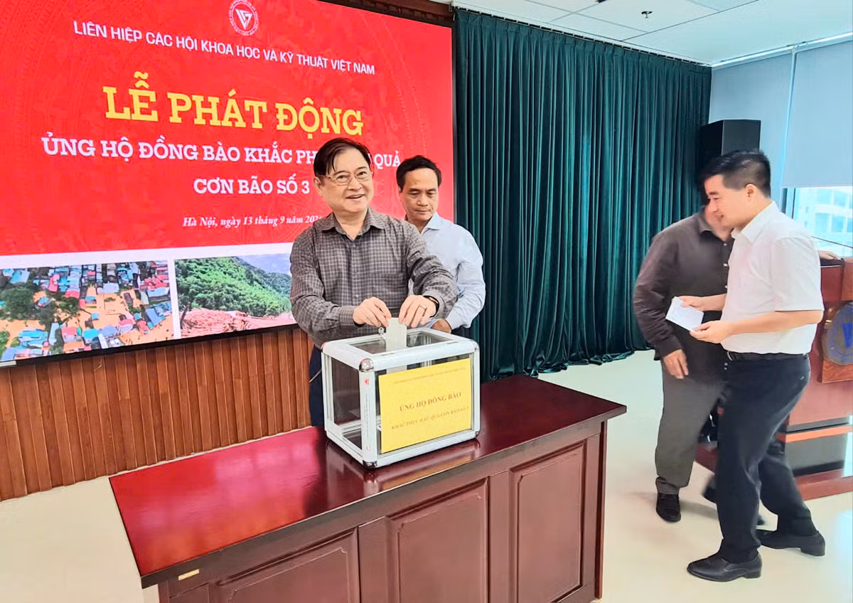 VUSTA phat dong ung ho dong bao khac phuc hau qua con bao so 3 Yagi