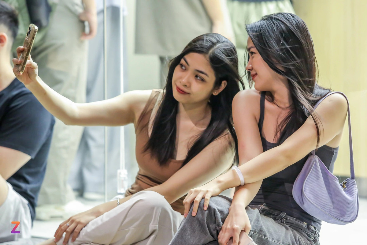 Quan ca phe Ha Noi thu hut gioi tre xep hang tu 4h sang-Hinh-3