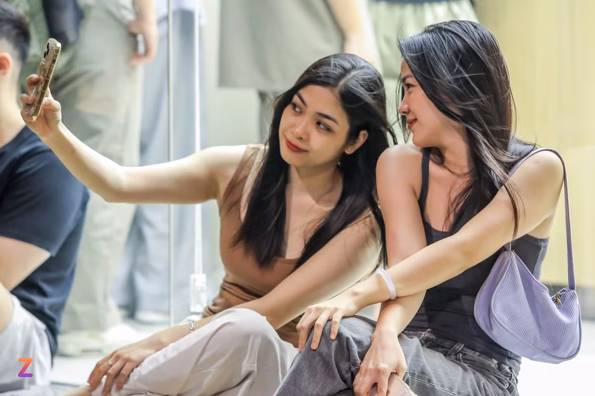 Quan ca phe Ha Noi thu hut gioi tre xep hang tu 4h sang-Hinh-3