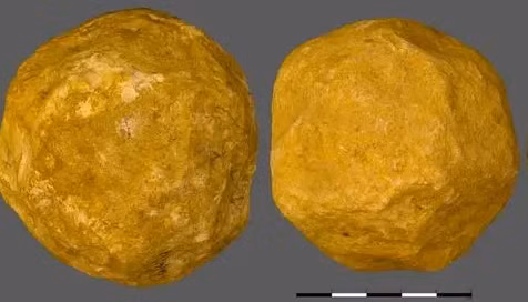 Mặc dù không có bằng chứng cụ thể, giả thuyết đề xuất rằng những viên đá này có thể đã được sử dụng như búa để đập những viên đá lớn hơn. Tuy nhiên, mục đích cụ thể vẫn chưa được hiểu rõ.