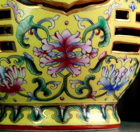 Kết quả này đã khiến người đàn ông cảm thấy rất thất vọng và hối hận, vì đã mua một món đồ giả trị giá rất thấp với giá cao, đã từng từ chối một cơ hội để bán nó với giá 1 triệu NDT.