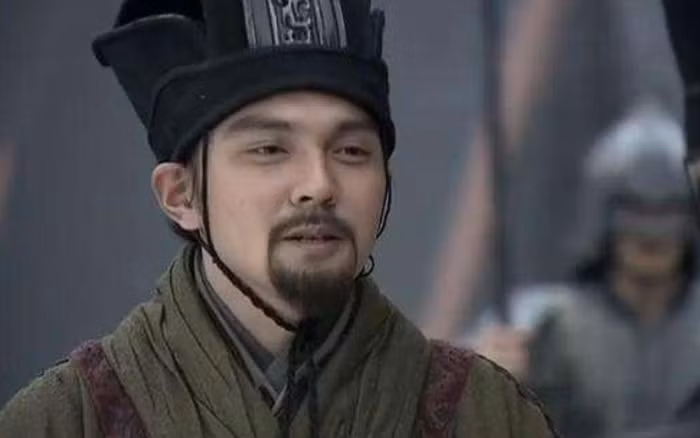 Hậu phương của Tuân Úc giúp Tào Tháo tiến cử nhiều hiền tài, trong khi Quách Gia chuyên bày mưu tính kế. Nhiều giai thoại còn cho rằng Quách Gia có thể cạnh tranh được với Gia Cát Lượng. Việc này làm cho Tào Tháo không cảm thấy cần thiết phải chiêu nạp Gia Cát Lượng.