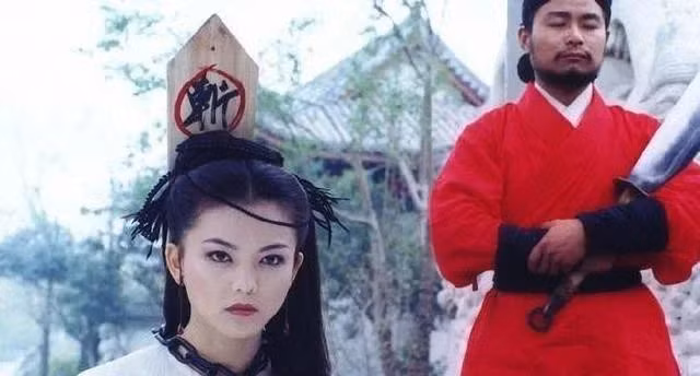 3. Mê tín và tâm lý xã hội: Trong thời phong kiến, mọi người thường mê tín và tin vào quy luật báo ứng. Người làm nghề đao phủ thực hiện việc kết liễu mạng sống của người khác, điều này có thể được coi là hành vi xui xẻo và mang lại quả báo.