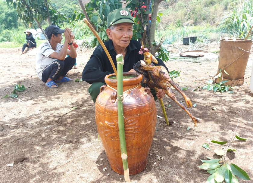 Anh sang tren dinh Po Yau-Hinh-2