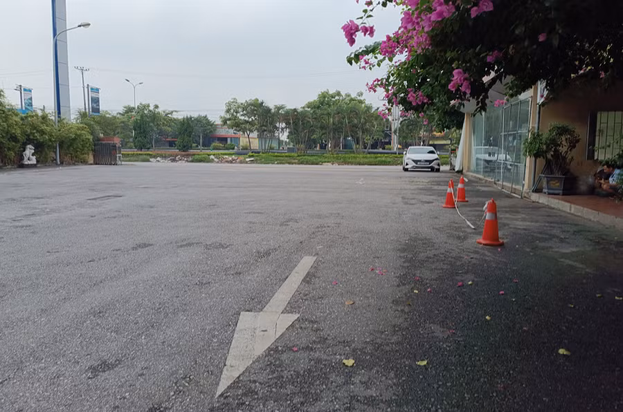 Dang kiem ‘e khach’, van dong dang kiem vien nghi viec khong luong