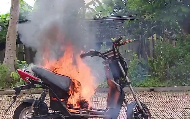 Ngoài ra, các nhà nghiên cứu đang tìm cách phát triển công nghệ pin lithium-ion mới để làm giảm nguy cơ cháy nổ và tăng hiệu suất của pin.