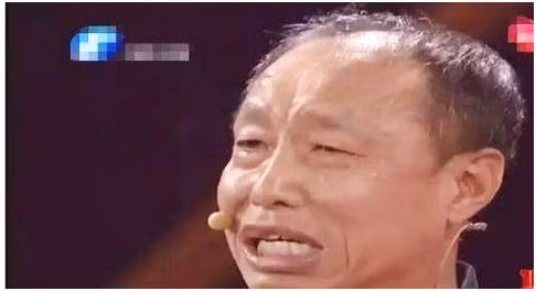 Tuy nhiên, thay vì vui mừng, ông Mạc bật khóc thảm thương và bày tỏ sự thất vọng.