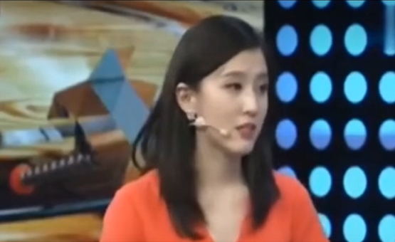 Khi được hỏi về lý do tại sao cô lại muốn thẩm định, Han giải thích cô đã thấy một viên ngọc tương tự trên mạng và nghĩ nó có giá trị cao. Cô cũng được nói rằng viên ngọc này là bảo vật của nhà Hán và có khả năng sở hữu giá trị cao.