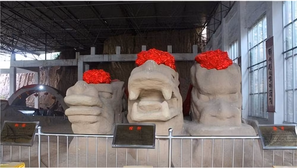 Hầu hết các chuyên gia tin rằng những con rồng đá này là tạo hóa của thiên nhiên. Các nghiên cứu cấu trúc địa tầng cho thấy, bề mặt của các cột đá chứa dấu vết của đại dương cổ đại, có thể chúng được hình thành do sự kết dính đá vôi của các con sông cổ đại.