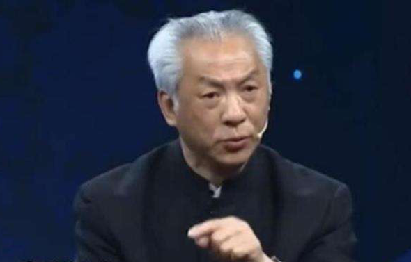 Câu chuyện này thể hiện rằng không phải tất cả những vật phẩm gia truyền đều có giá trị lớn, một số có thể là đồ giả gia đình bị lừa mua.