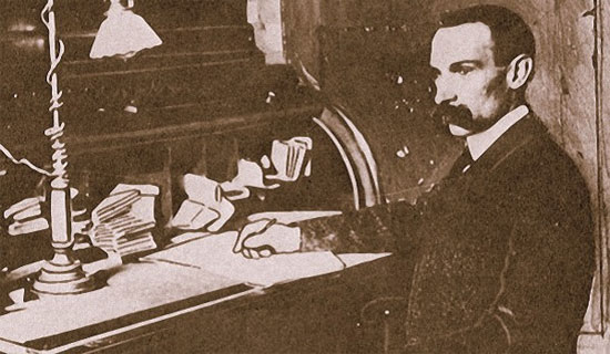 1. Ông trùm rạp hát Ambrose Small: Ambrose Small là một triệu phú người Canada nổi tiếng thời đầu thế kỷ XX, sở hữu nhiều rạp hát ở miền Đông Canada. Năm 1919, ông bất ngờ bán toàn bộ tài sản của mình và thu về một số tiền lớn, sau đó mất tích vào ngày 2/12 cùng năm.