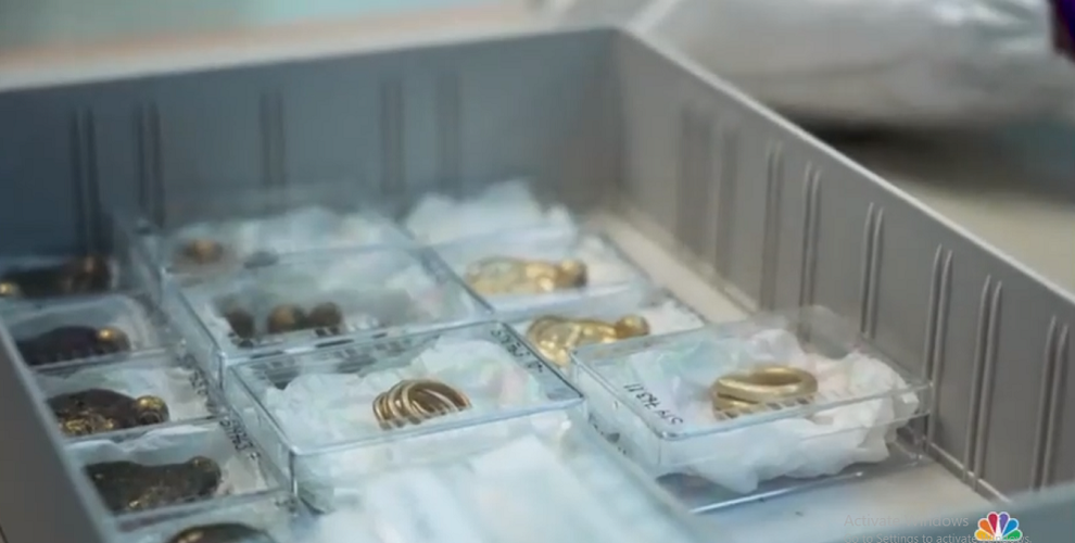 Thay vì giữ lại, Erlend Bore quyết định giao nộp bộ trang sức vàng cho nhà nước. Bộ trang sức này sẽ được trưng bày tại bảo tàng Stavanger và trở thành một "tài sản" quý báu của vùng này.