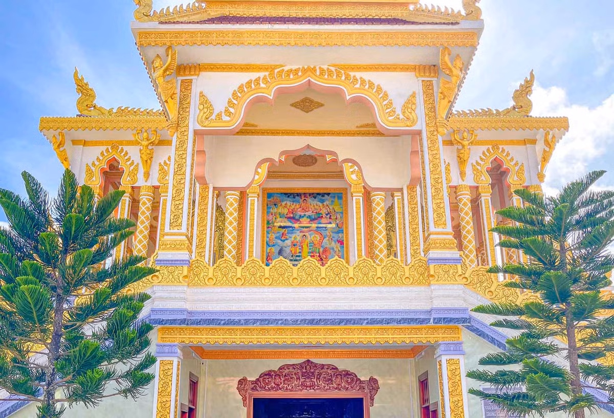 Ve Soc Trang, tham chua Ta Mon ruc ro sac vang-Hinh-6