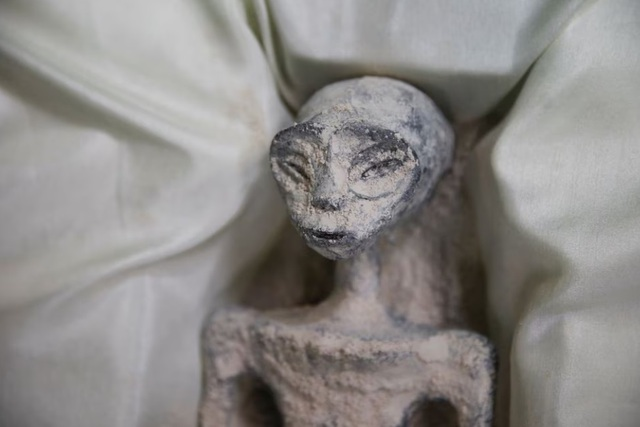 Các thi thể này đã gây tranh cãi trong cộng đồng khoa học. Một thi thể thậm chí còn đang mang thai, được phát hiện có trứng bên trong cơ thể.