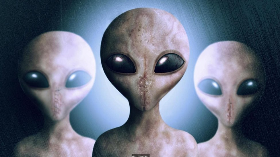 Một thuyết âm mưu cho rằng người ngoài hành tinh sử dụng Tam giác quỷ Bermuda làm cánh cổng để tiến hành nghiên cứu về loài người. Tuy nhiên, không có bằng chứng cụ thể về sự tồn tại của người ngoài hành tinh hoặc hoạt động của họ trong khu vực này.