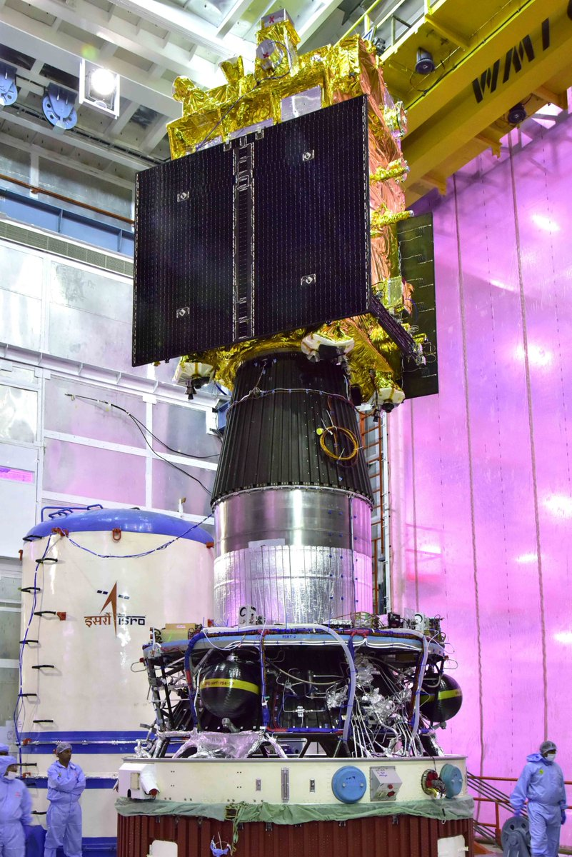 Sau khi hoàn thành tổng cộng 5 vòng quanh Trái đất, Aditya-L1 sẽ đến Điểm L1, nơi tàu có điều kiện ổn định để quan sát và chụp ảnh Mặt trời mà không bị che khuất. Chuyến bay thứ 4 quay Trái đất dự kiến bắt đầu vào ngày 15/9 và được gọi là "Thao tác quỹ đạo."