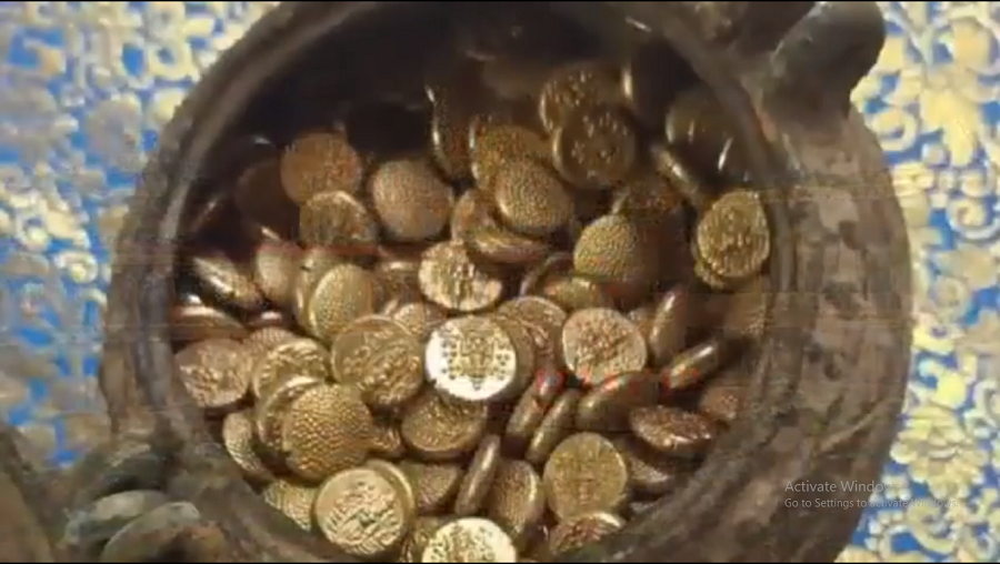 Những cuộc nghiên cứu ban đầu cho thấy, các đồng tiền này có nguồn gốc từ thế kỷ 11 đến thế kỷ 13 (từ năm 1000-1200). Các nhà khoa học tin rằng đền Jambukeswarar, được xây dựng cách đây khoảng 1800 năm thuộc vương triều Chola, có mối quan hệ giao thương mở rộng với các thương gia đến từ Đông Nam Á và khu vực Ấn Độ Dương.