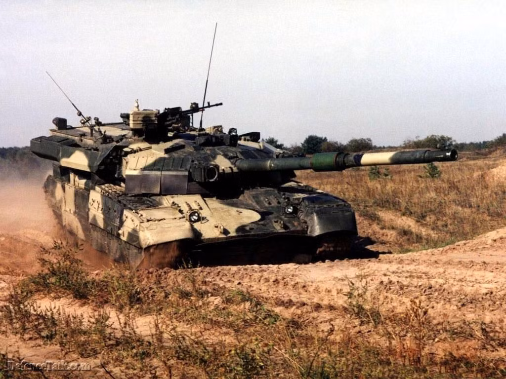 T-84 Yatagan có chiều dài tổng thể 9,66 m, rộng 3,77 m, cao 2,21 m, trọng lượng chiến đấu 48 tấn. Ảnh: Defence Talk