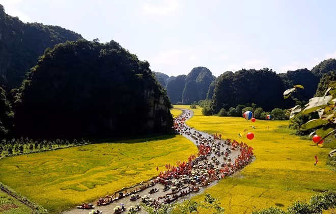 Doanh thu DL Ninh Bình trước khi Tam Cốc tạm đóng cửa Doanh thu DL Ninh Binh truoc khi Tam Coc tam dong cua