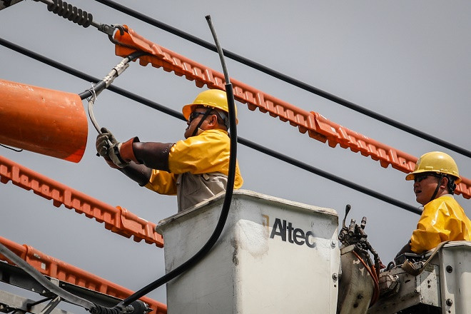 Gửi tiết kiệm 100.000 tỷ, vì sao EVN chưa trả nợ PVN? Gui tiet kiem 100.000 ty, vi sao EVN chua tra no PVN?