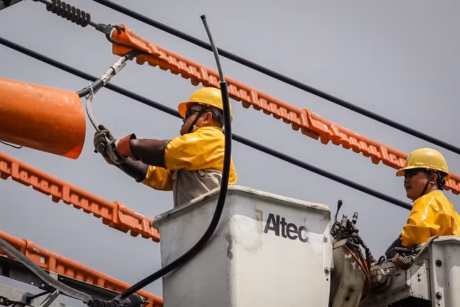 Gửi tiết kiệm 100.000 tỷ, vì sao EVN chưa trả nợ PVN? Gui tiet kiem 100.000 ty, vi sao EVN chua tra no PVN?